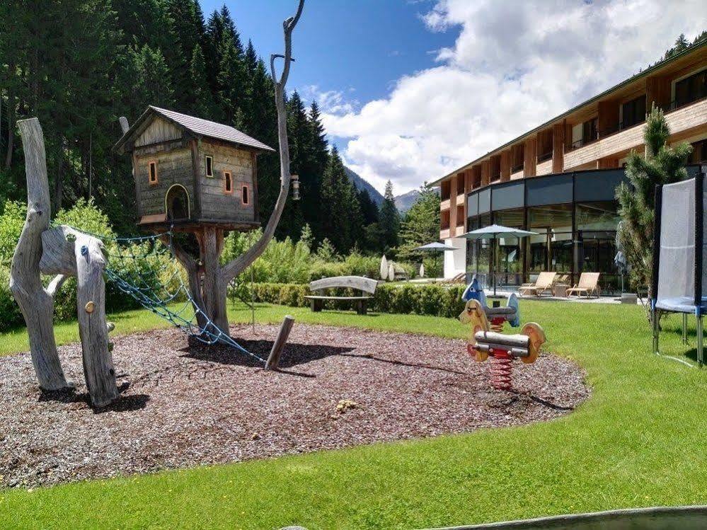 Spa Hotel Zedern Klang Hopfgarten in Defereggen Luaran gambar